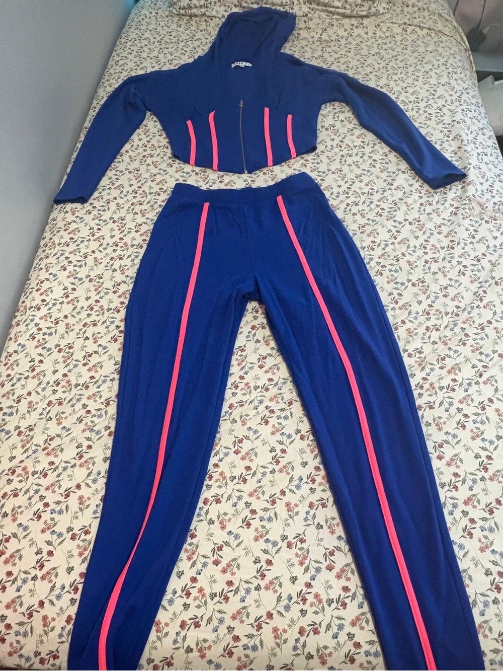 Women’s Royal Blue Cropped Hoodie & High-Waist Pants Set with Pink Trim